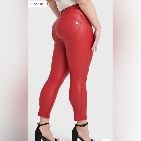 Freddy Pants - Freddy WRUP Curvy Faux Leather - High Waisted - Ankle
Length Pant